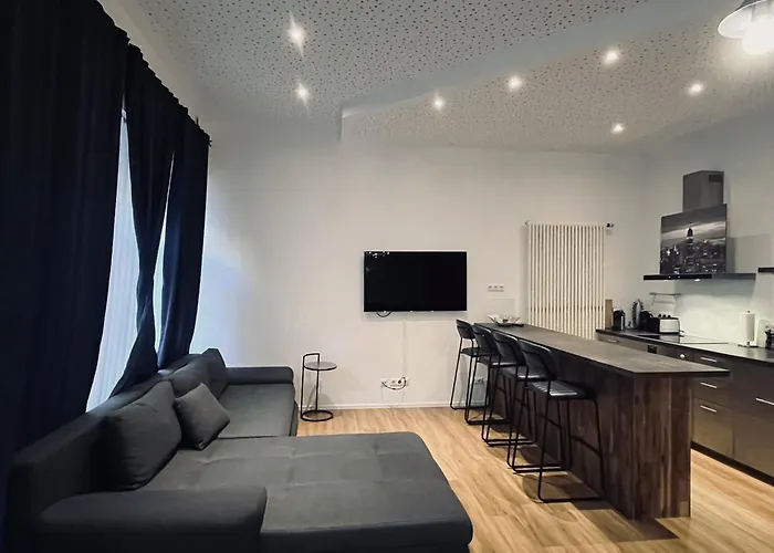 Loft Directly Next To Oktoberfest And Downtown