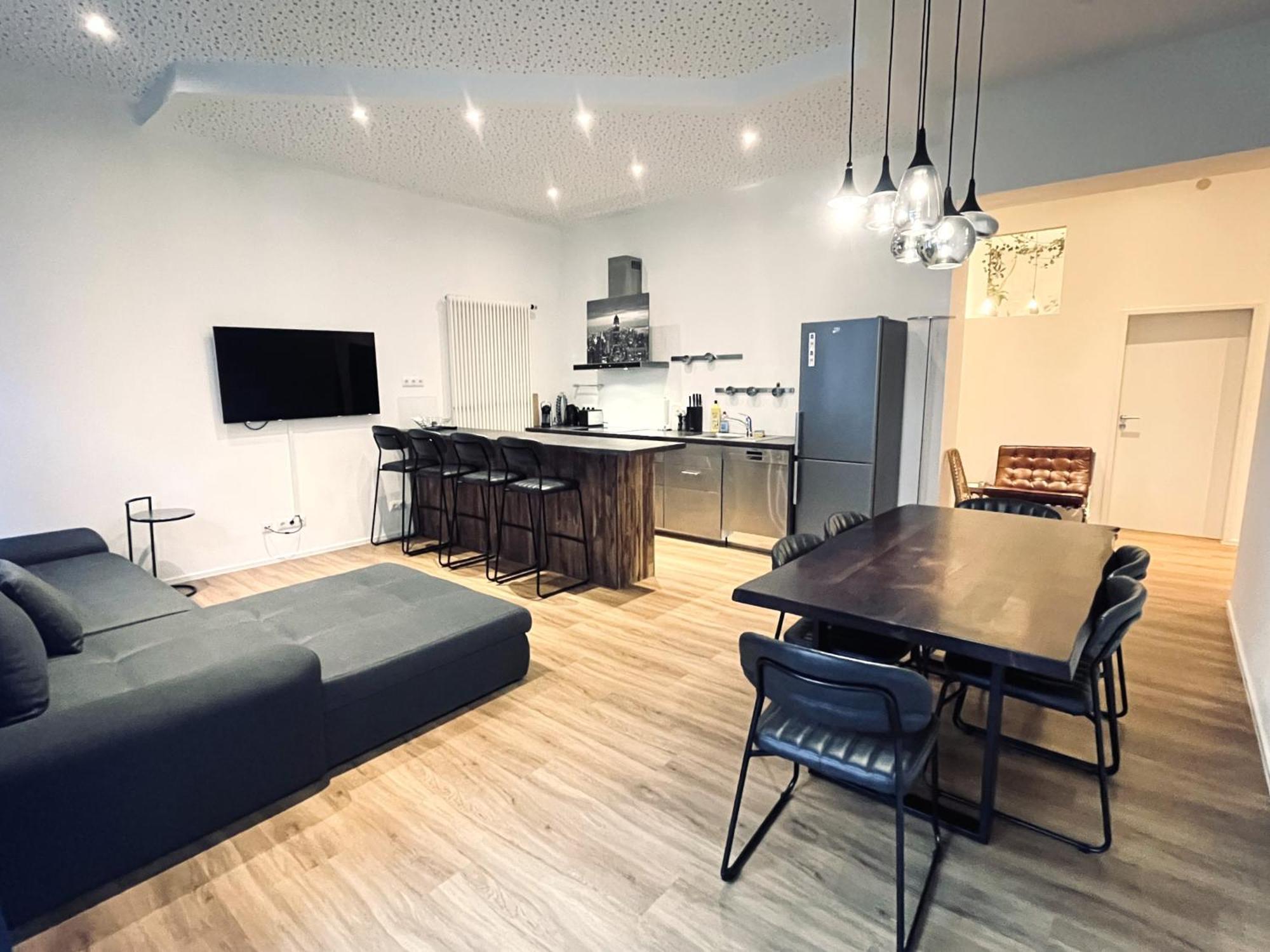 Loft Directly Next To Oktoberfest And Downtown *